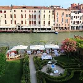 garden on canal grande venice